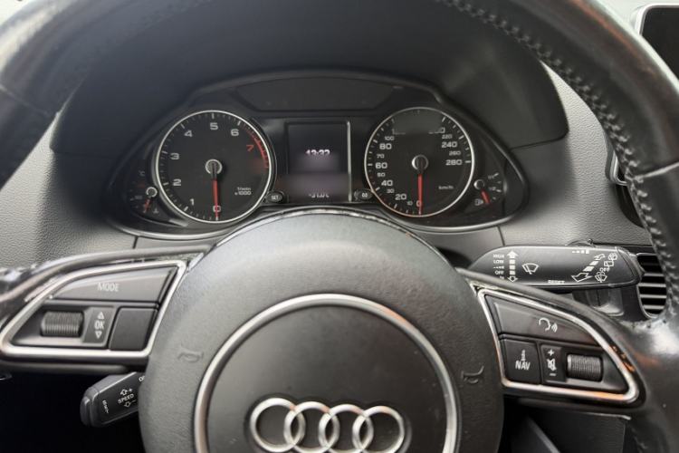 Used Audi Q5 2016 40 TFSI Technology Edition Interior 7