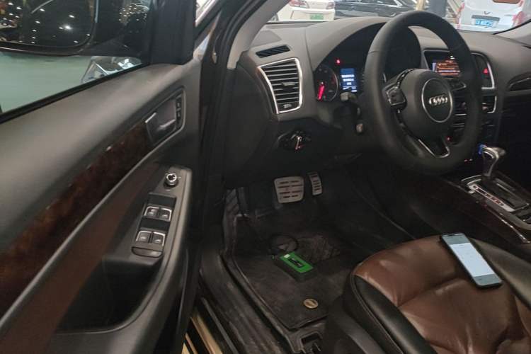 Used Audi Q5 2016 40 TFSI Technology Edition Left Front Seat