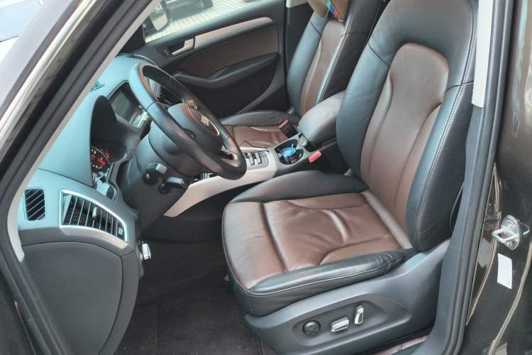 Used Audi Q5 2016 40 TFSI Technology Edition Left Front Seat