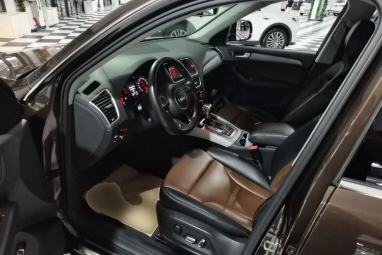 Used Audi Q5 2016 40 TFSI Trendy Edition Left Front Seat