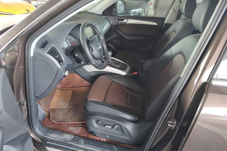 Used Audi Q5 2016 40 TFSI Technology Edition Left Front Seat
