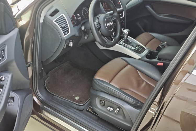 Used Audi Q5 2016 40 TFSI Technology Edition Left Front Seat