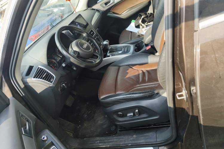 Used Audi Q5 2016 40 TFSI Technology Edition Left Front Seat