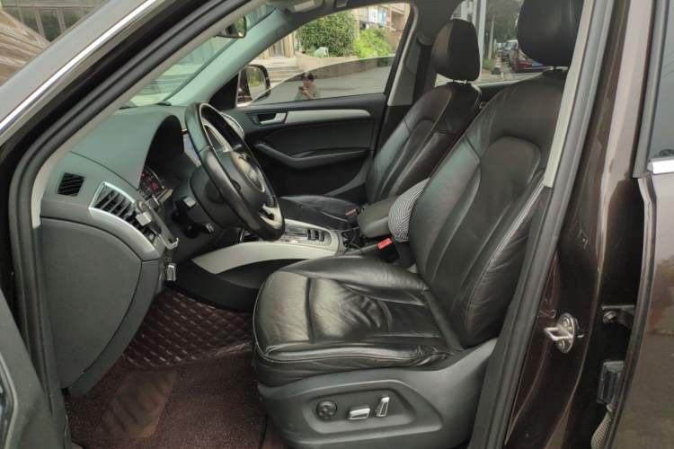 Used Audi Q5 2016 40 TFSI Technology Edition Left Front Seat