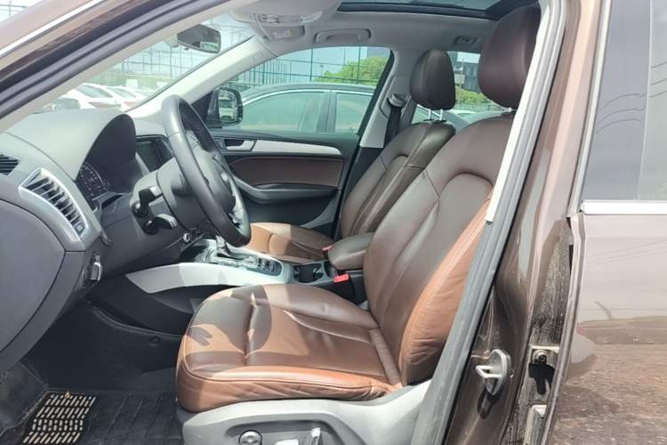Used Audi Q5 2016 40 TFSI Technology Edition Left Front Seat