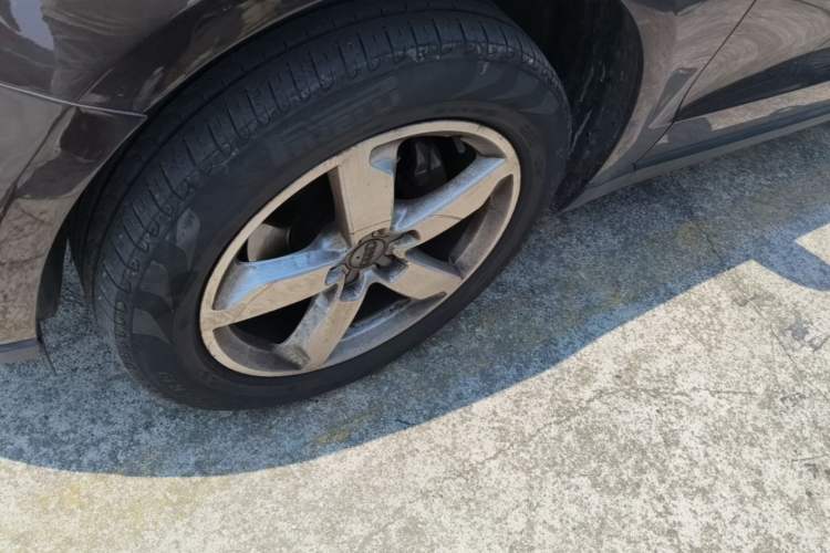 Used Audi Q5 2016 40 TFSI Technology Edition Left Front Wheel Hub