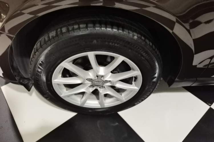 Used Audi Q5 2016 40 TFSI Trendy Edition Left Front Wheel Hub