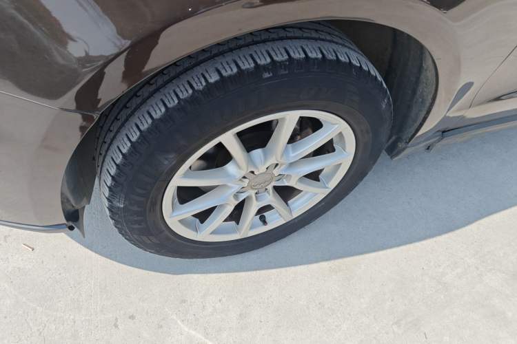 Used Audi Q5 2016 40 TFSI Trendy Edition Left Front Wheel Hub