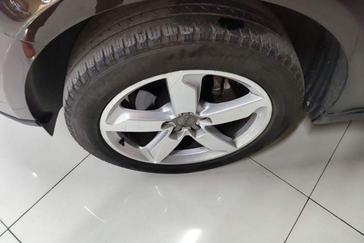 Used Audi Q5 2016 40 TFSI Technology Edition Left Front Wheel Hub