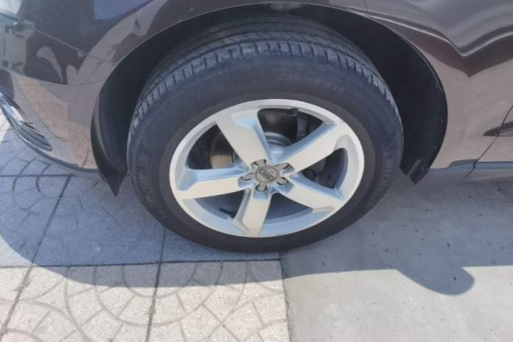 Used Audi Q5 2016 40 TFSI Technology Edition Left Front Wheel Hub