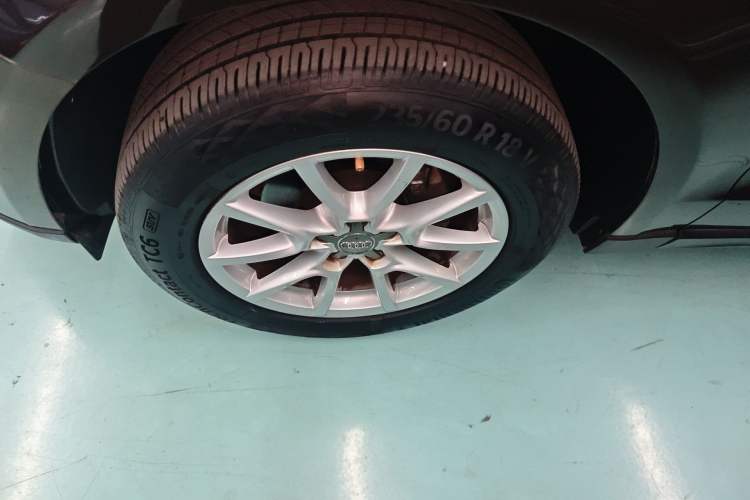 Used Audi Q5 2016 40 TFSI Trendy Edition Left Front Wheel Hub