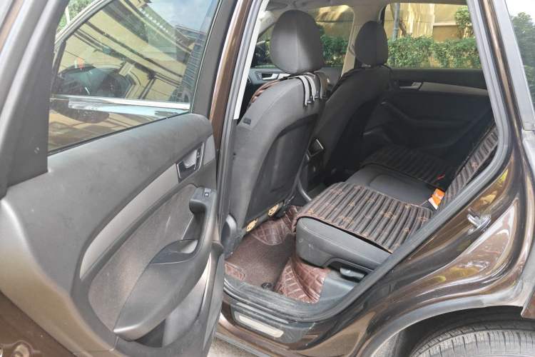 Used Audi Q5 2016 40 TFSI Trendy Edition Left Rear Seat