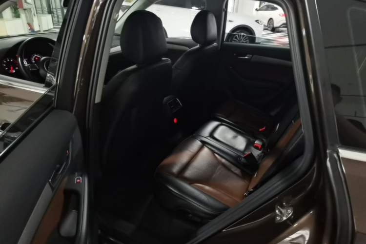 Used Audi Q5 2016 40 TFSI Trendy Edition Left Rear Seat