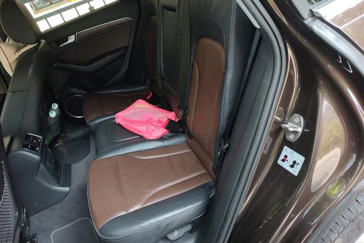 Used Audi Q5 2016 40 TFSI Comfort Model Left Rear Seat