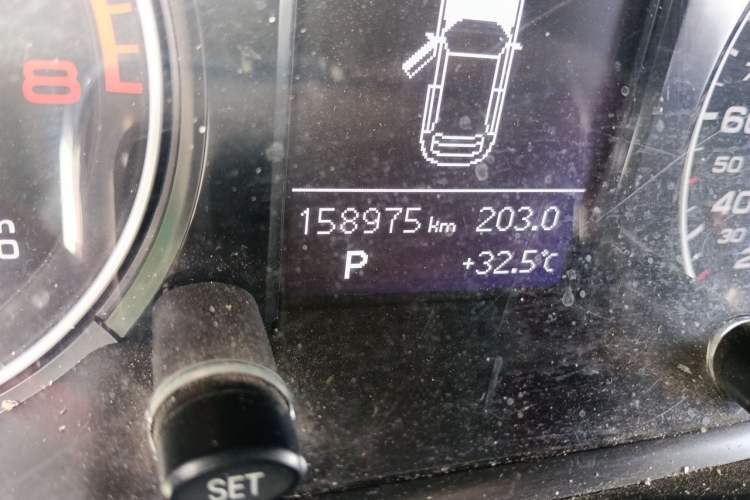 Used Audi Q5 2016 40 TFSI Technology Edition Odometer Close Up
