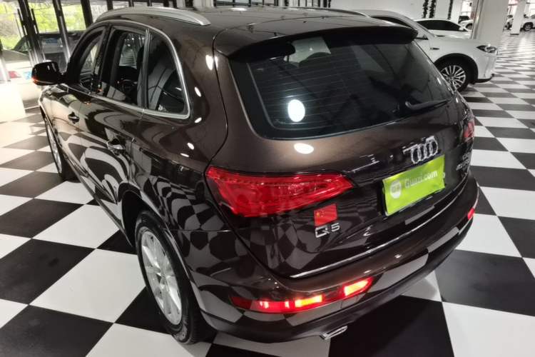 Used Audi Q5 2016 40 TFSI Trendy Edition Rear Left 45 Deg
