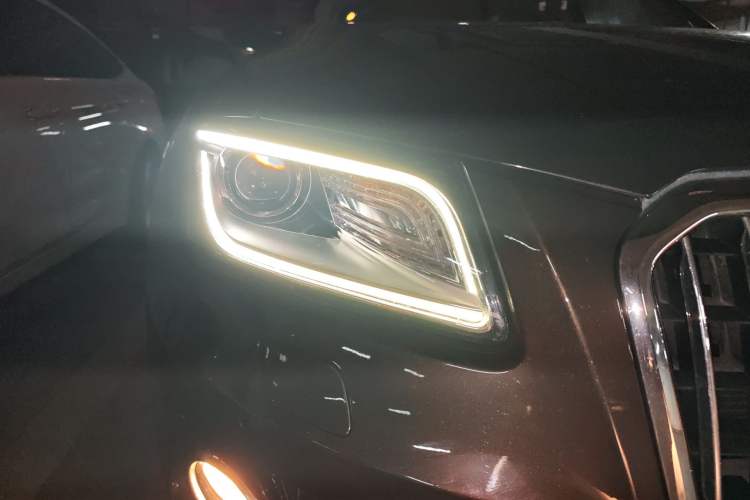 Used Audi Q5 2016 40 TFSI Technology Edition Right Front Headlight