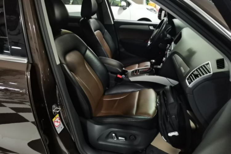Used Audi Q5 2016 40 TFSI Trendy Edition Right Front Seat