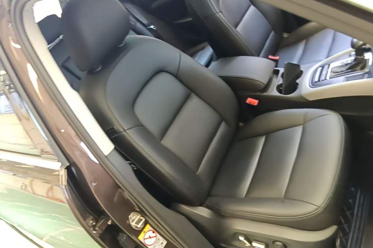 Used Audi Q5 2016 40 TFSI Trendy Edition Right Front Seat