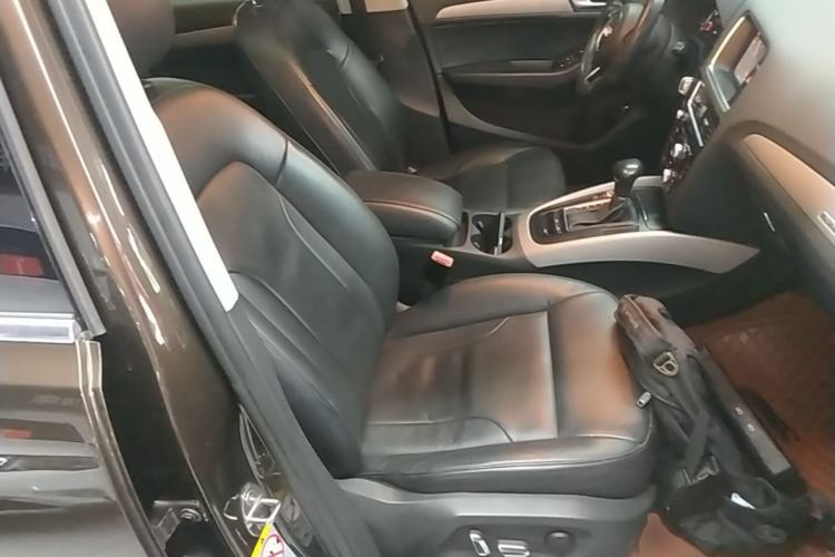 Used Audi Q5 2016 40 TFSI Trendy Edition Right Front Seat