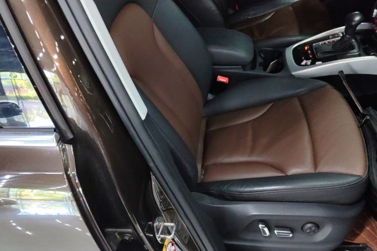 Used Audi Q5 2016 40 TFSI Technology Edition Right Front Seat