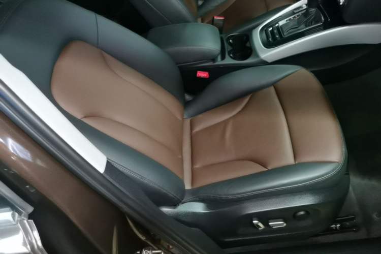 Used Audi Q5 2016 40 TFSI Technology Edition Right Front Seat