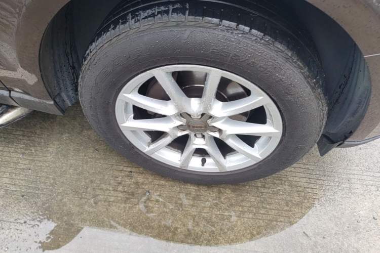 Used Audi Q5 2016 40 TFSI Trendy Edition Right Front Wheel Hub
