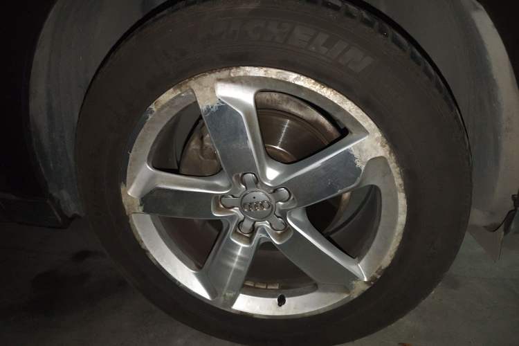 Used Audi Q5 2016 40 TFSI Technology Edition Right Front Wheel Hub