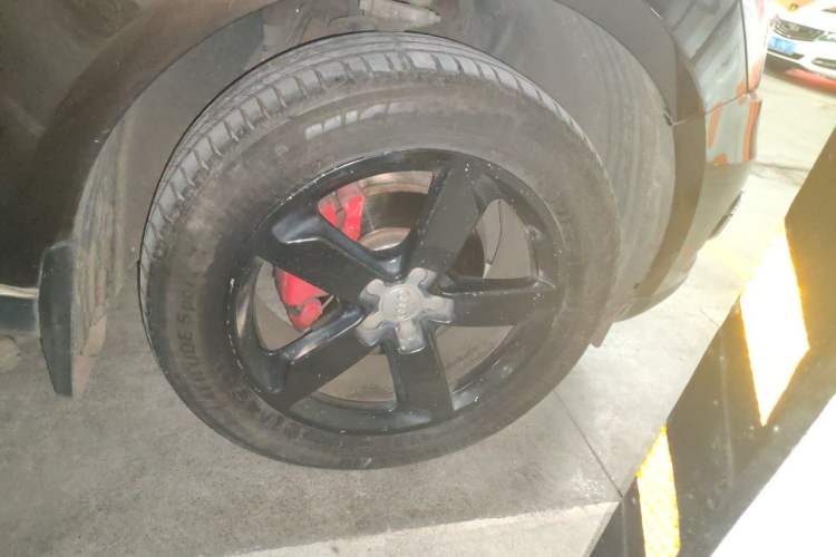 Used Audi Q5 2016 40 TFSI Technology Edition Right Front Wheel Hub