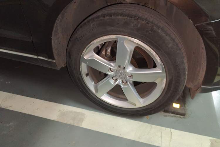 Used Audi Q5 2016 40 TFSI Technology Edition Right Front Wheel Hub
