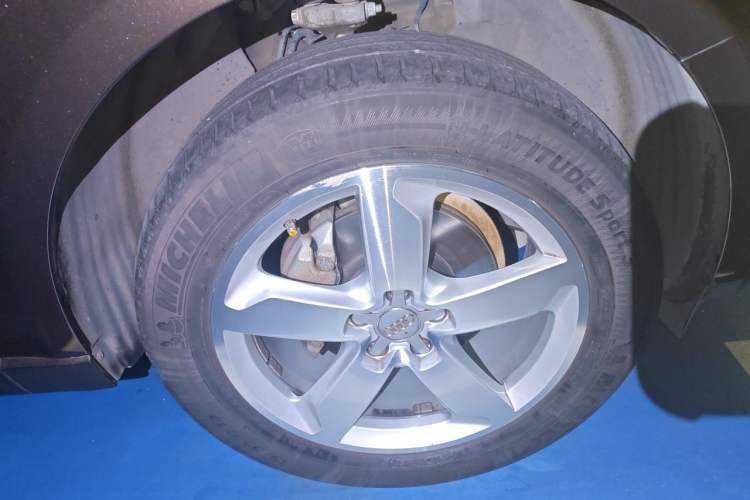 Used Audi Q5 2016 40 TFSI Technology Edition Right Front Wheel Hub