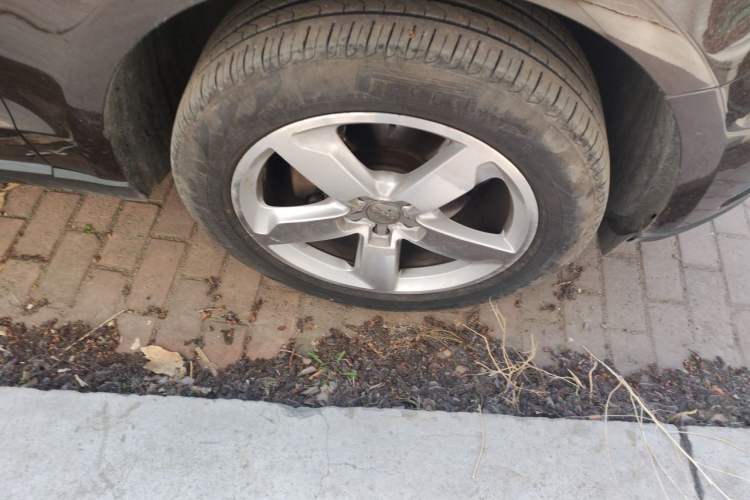 Used Audi Q5 2016 40 TFSI Technology Edition Right Front Wheel Hub