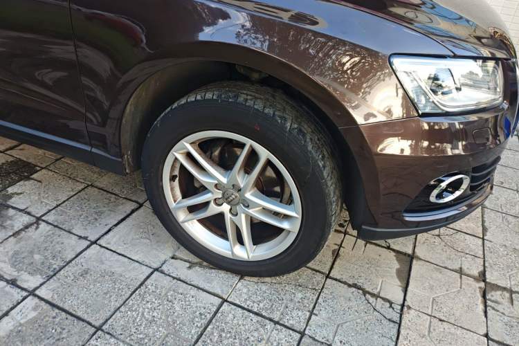 Used Audi Q5 2016 40 TFSI Comfort Model Right Front Wheel Hub