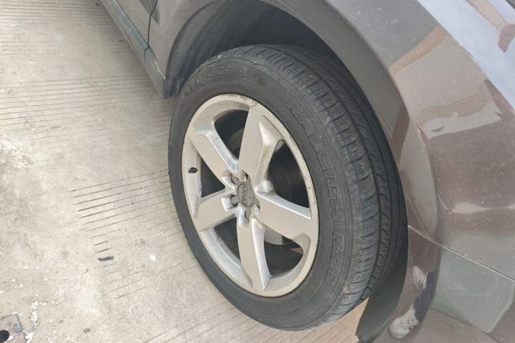 Used Audi Q5 2016 40 TFSI Technology Edition Right Front Wheel Hub