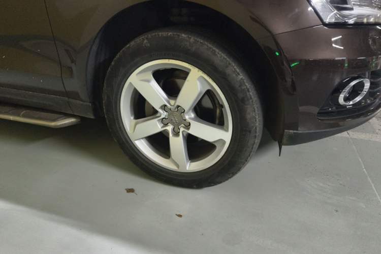 Used Audi Q5 2016 40 TFSI Technology Edition Right Front Wheel Hub