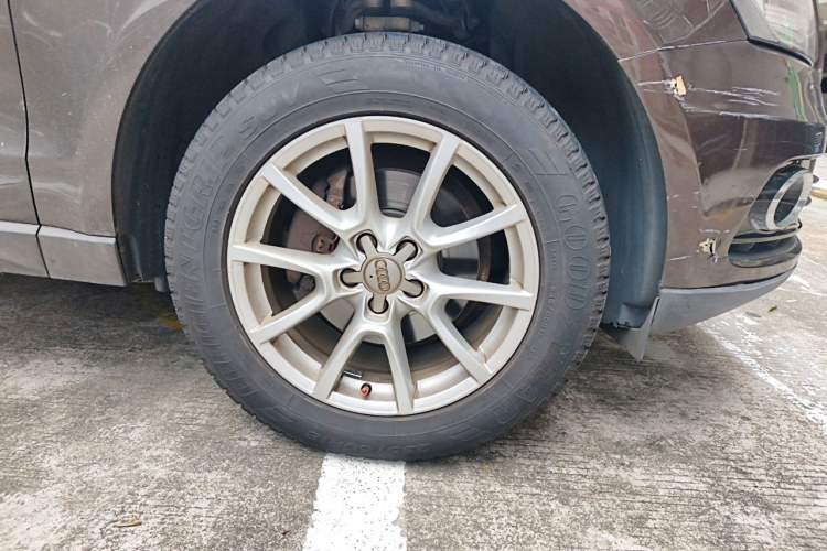 Used Audi Q5 2016 40 TFSI Trendy Edition Right Front Wheel Hub