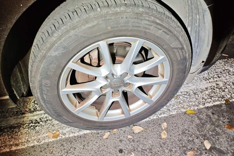 Used Audi Q5 2016 40 TFSI Trendy Edition Right Front Wheel Hub