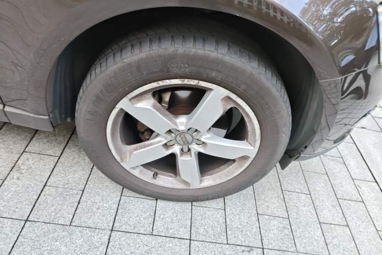 Used Audi Q5 2016 40 TFSI Technology Edition Right Front Wheel Hub