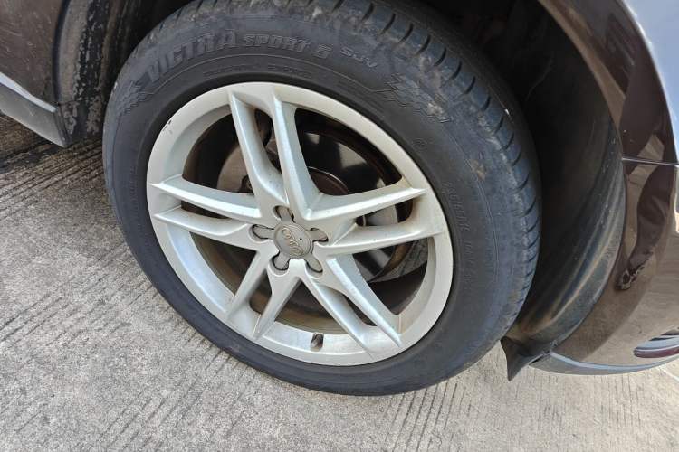 Used Audi Q5 2016 40 TFSI Comfort Model Right Front Wheel Hub