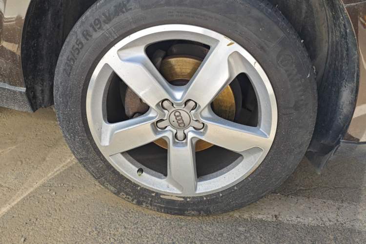 Used Audi Q5 2016 40 TFSI Technology Edition Right Front Wheel Hub