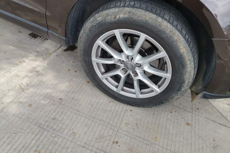 Used Audi Q5 2016 40 TFSI Trendy Edition Right Front Wheel Hub