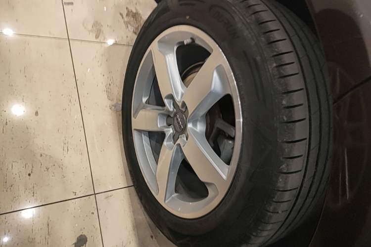 Used Audi Q5 2016 40 TFSI Technology Edition Right Rear Wheel Hub