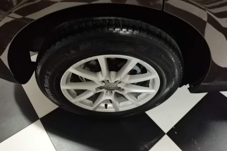 Used Audi Q5 2016 40 TFSI Trendy Edition Right Rear Wheel Hub
