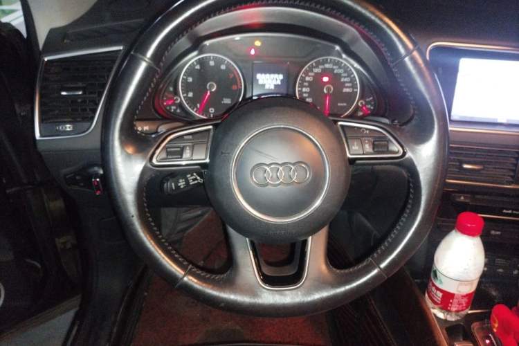Used Audi Q5 2016 40 TFSI Comfort Model Steering Wheel