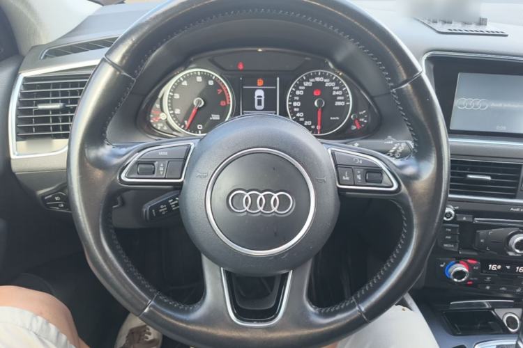 Used Audi Q5 2016 40 TFSI Technology Edition Steering Wheel