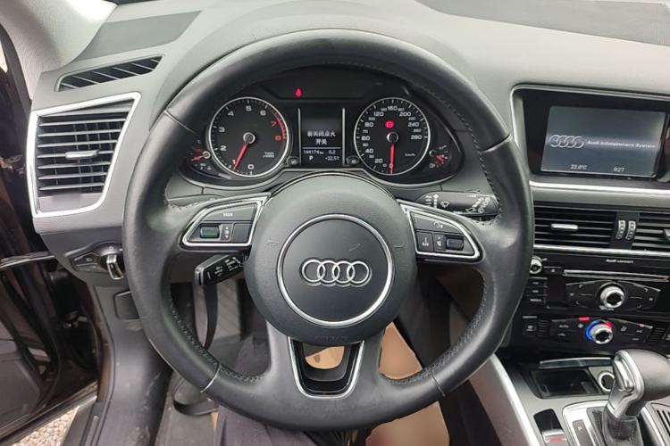 Used Audi Q5 2016 40 TFSI Trendy Edition Steering Wheel