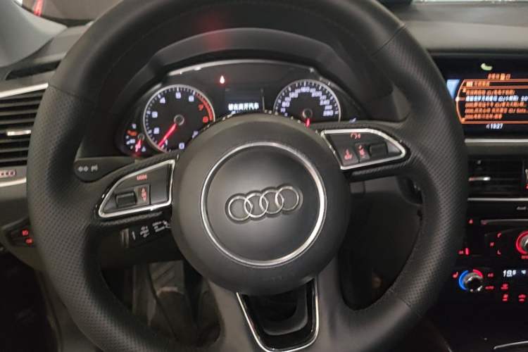Used Audi Q5 2016 40 TFSI Technology Edition Steering Wheel