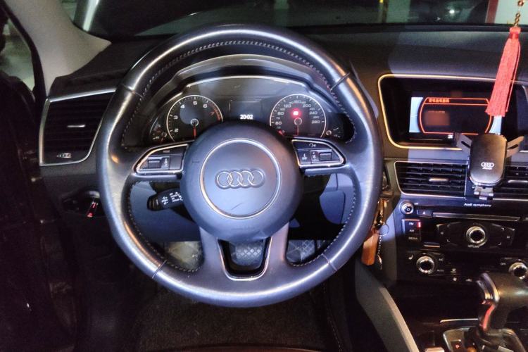 Used Audi Q5 2016 40 TFSI Technology Edition Steering Wheel