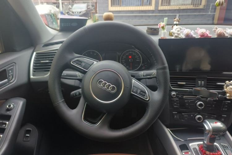Used Audi Q5 2016 40 TFSI Trendy Edition Steering Wheel