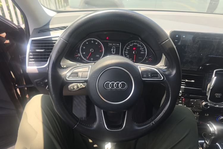 Used Audi Q5 2016 40 TFSI Technology Edition Steering Wheel